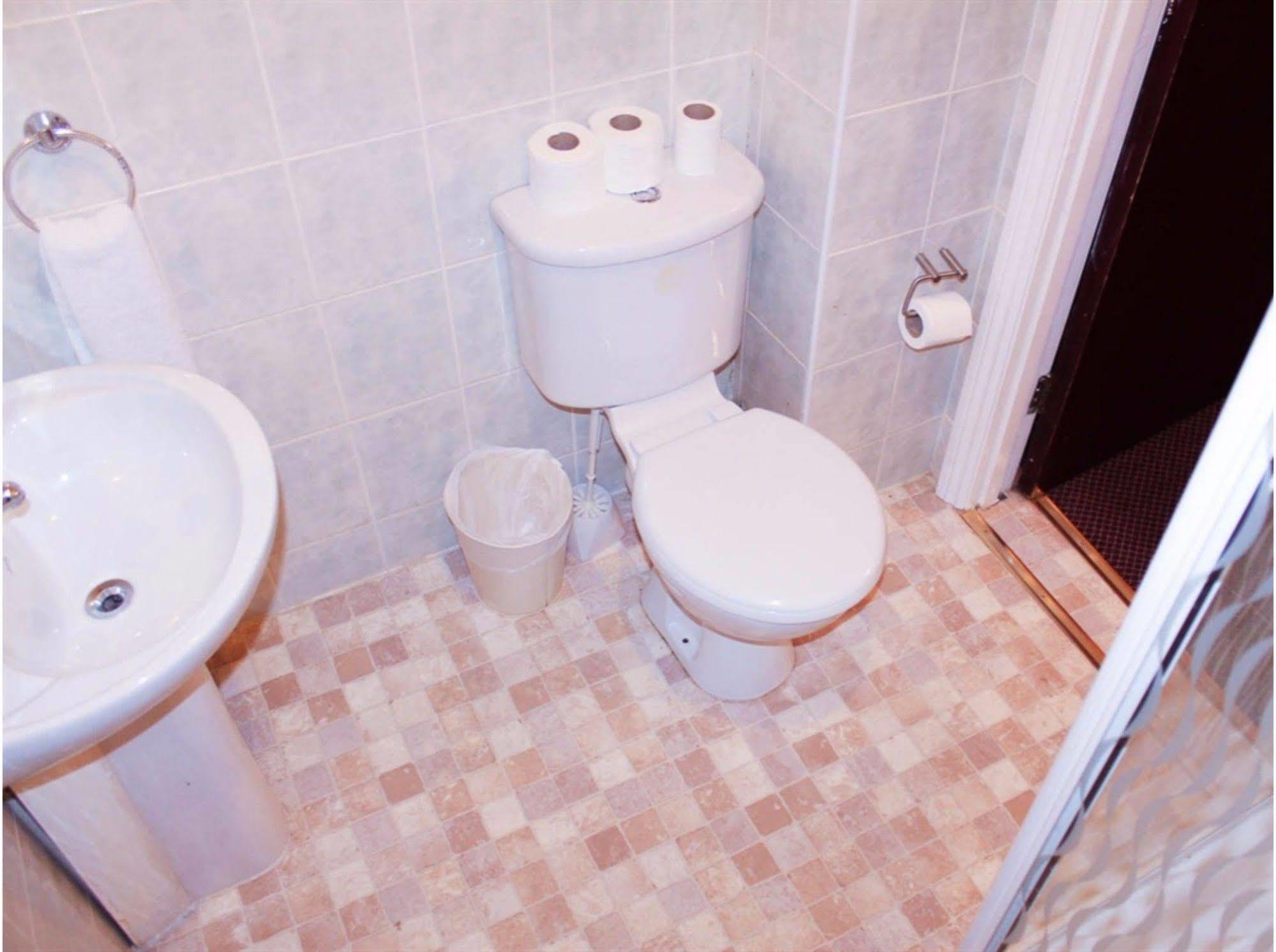 Lampton Guest House Hounslow Exterior foto